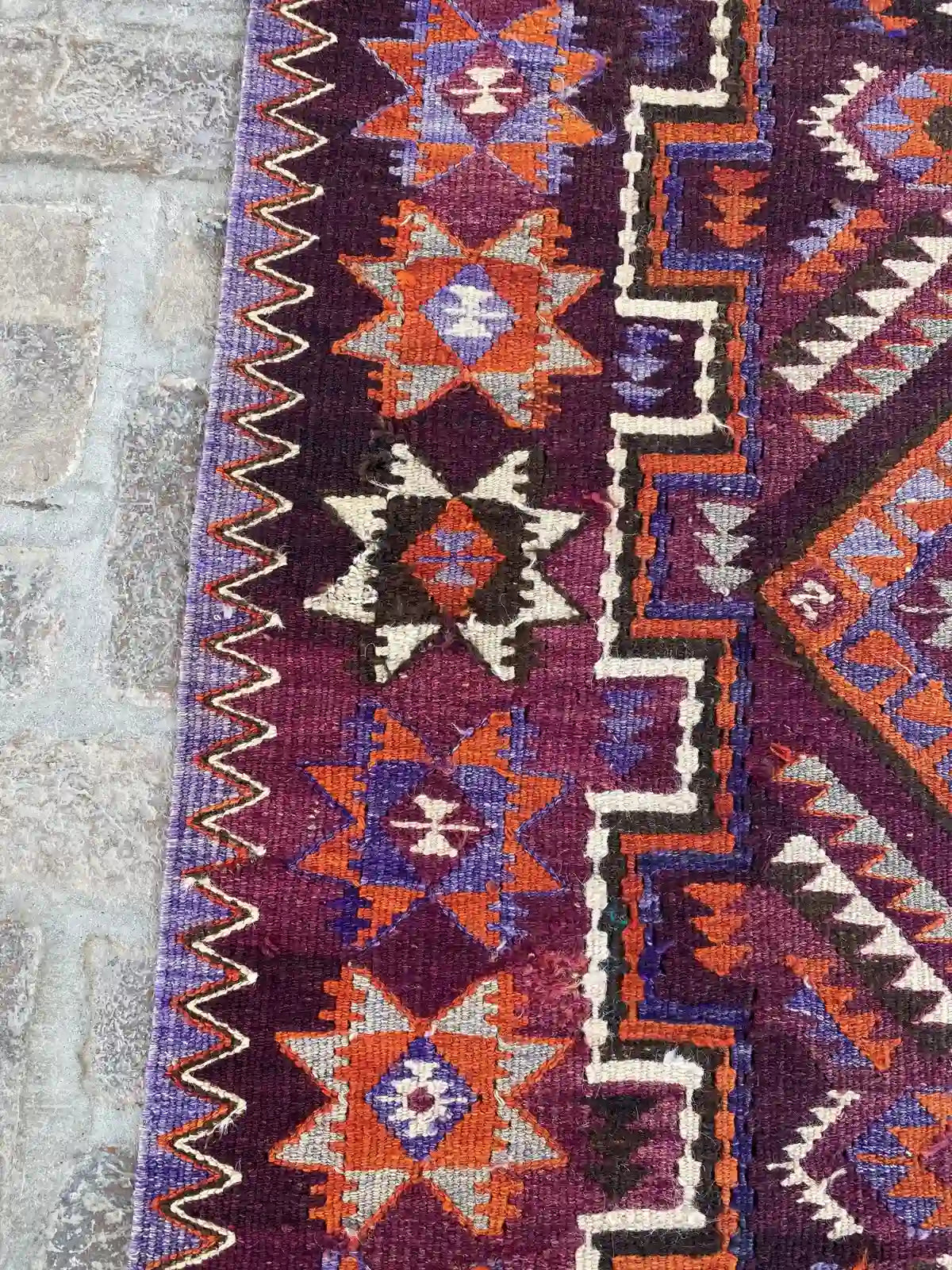 Vibrant 4'6 x 9'4 Afghan Kilim Rug - Bold Tribal Patterns - Nomad Hues