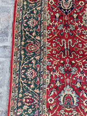 Handmade Persian Rug - 6'6" x 9'8" - Floral and Medallion Pattern - Nomad Hues