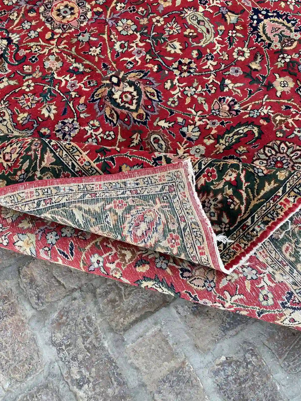 Handmade Persian Rug - 6'6" x 9'8" - Floral and Medallion Pattern - Nomad Hues