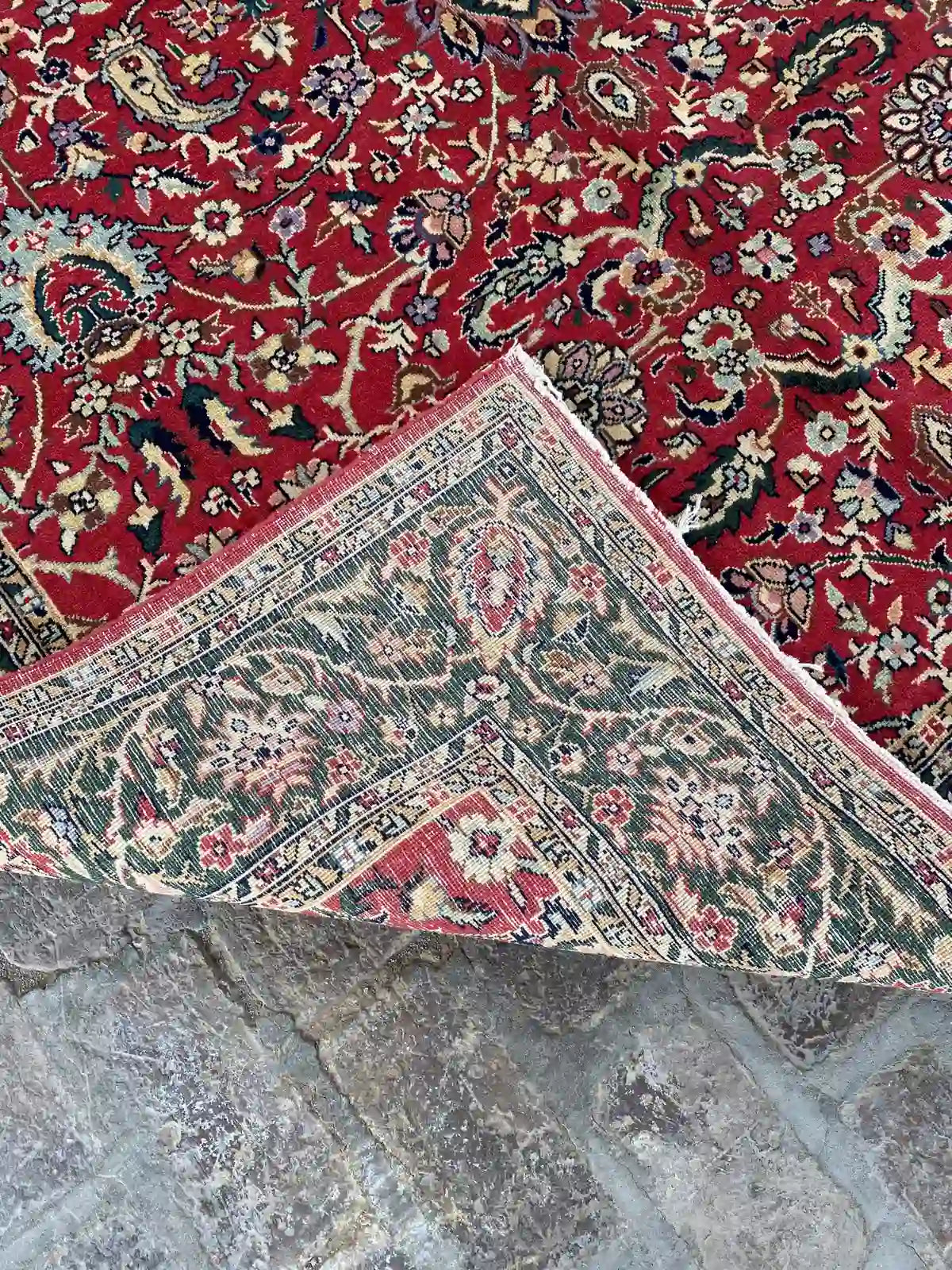 Handmade Persian Rug - 6'6" x 9'8" - Floral and Medallion Pattern - Nomad Hues