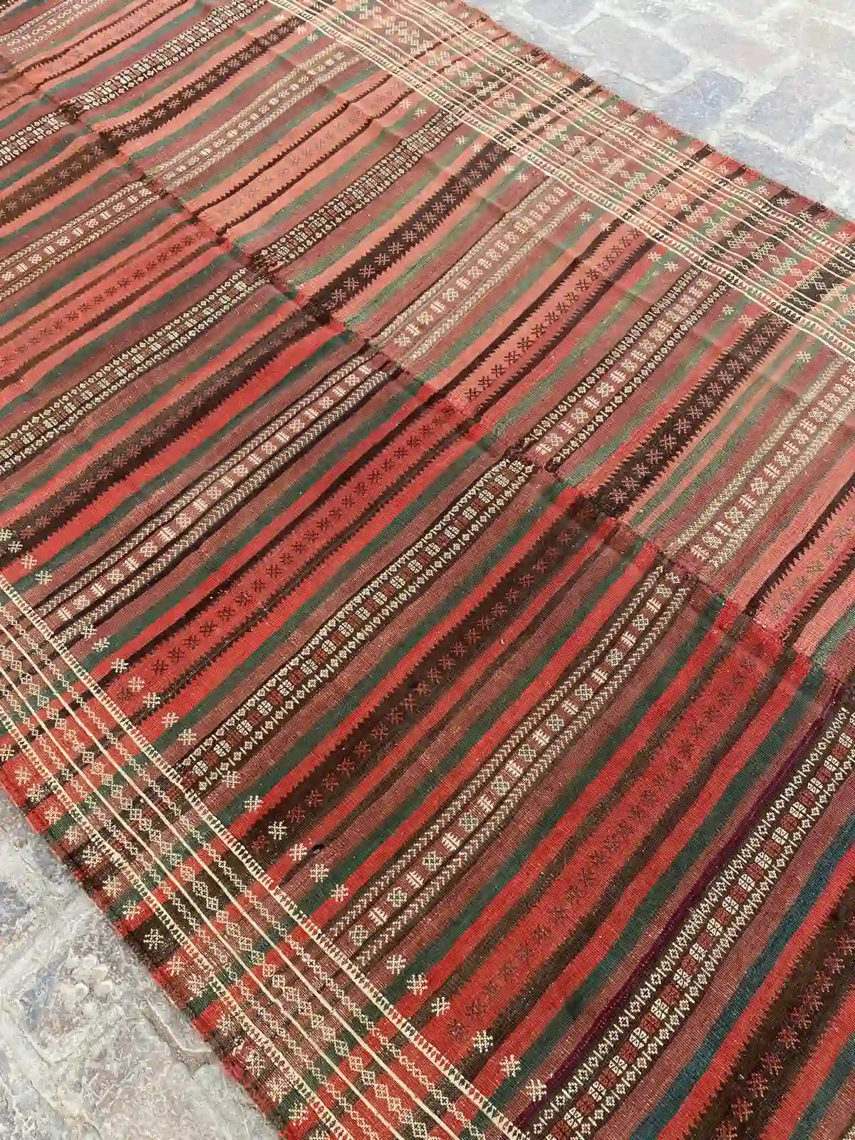 Handwoven Afghan Kilim Rug - 5'4" x 11'0" - Striped Pattern