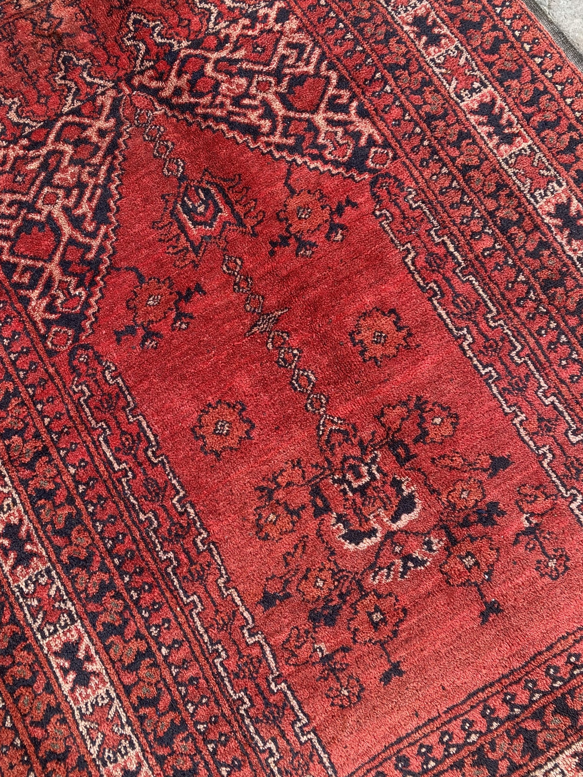 Qunduzi vintage hand knotted rug